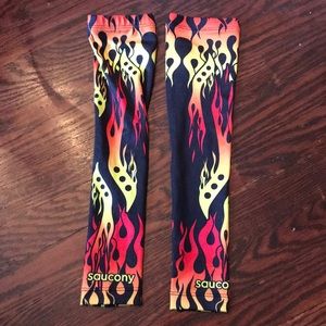 Saucony XS arm warmers